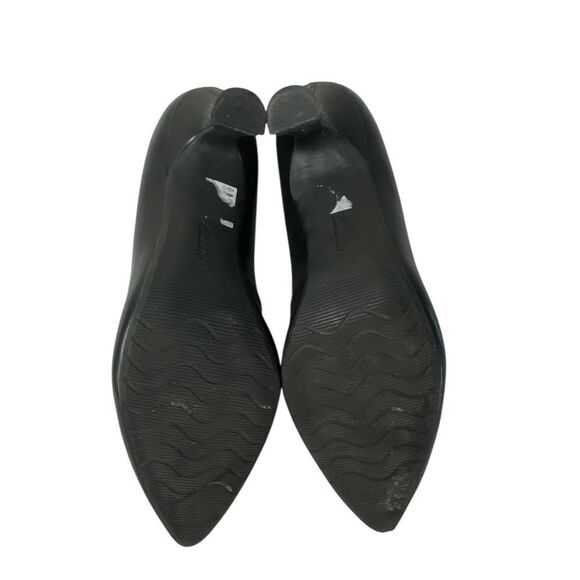 Clarks Pumps 8.5 Career wear , night out, wedding, black leather - Picture 8 of 8